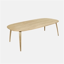 mariella_gubi_dining_table_elliptical_oak_wood